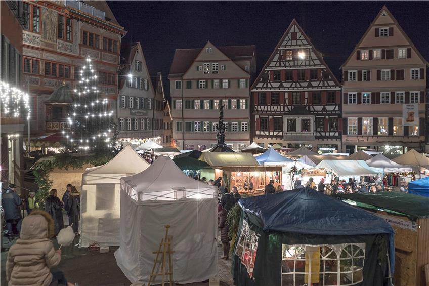 Der Weihnachtsmarkt im Lichterglanz. Archivbild: Ulrich Metz