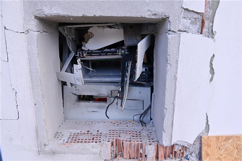 Der gesprengte Geldautomat in Hailfingen war komplett zerstört. Archivbild: Markus Ulmer