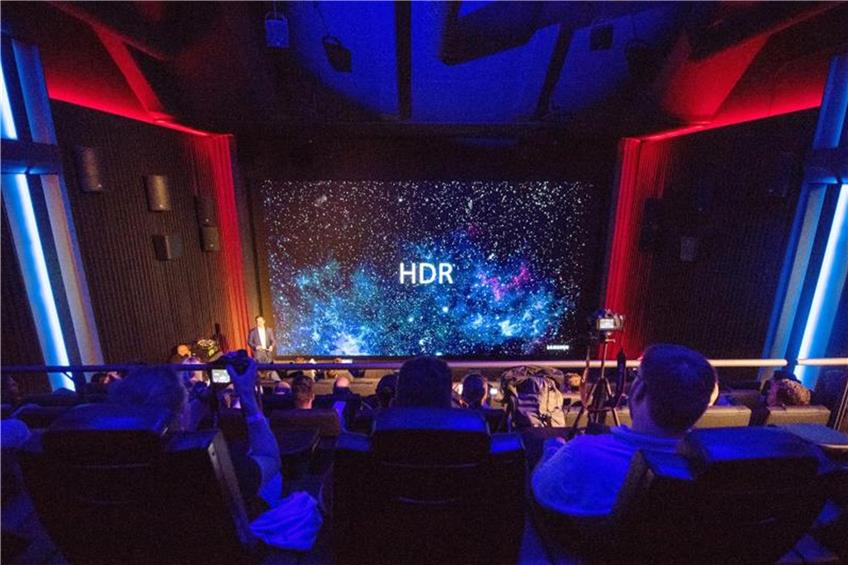 Der neue Kinosaal im Kino Traumpalast, der mit einer neuartigen LED-Wand des Herstellers Samsung ausgestattet ist. Foto: Marijan Murat/Archiv dpa