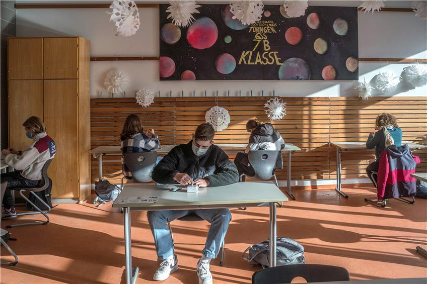Die Abschlussklassen gehen bereits wieder zur Schule – und zum Selbst-Test. Bild: Ulrich Metz