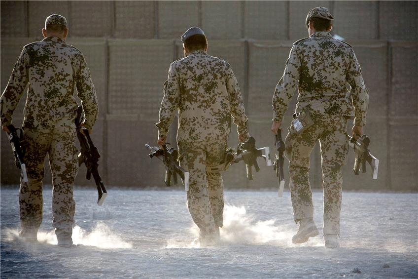 Die Bundeswehr zieht sich aus dem afghanischen Stützpunkt Kundus zurück. Foto: Michael Kappeler/dpa