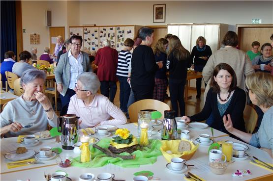 Die Frauen genießen beim Frauenfrühstück vor allem den Austauschuntereinander, so Anette Diebold.Bild: Claudia Ott