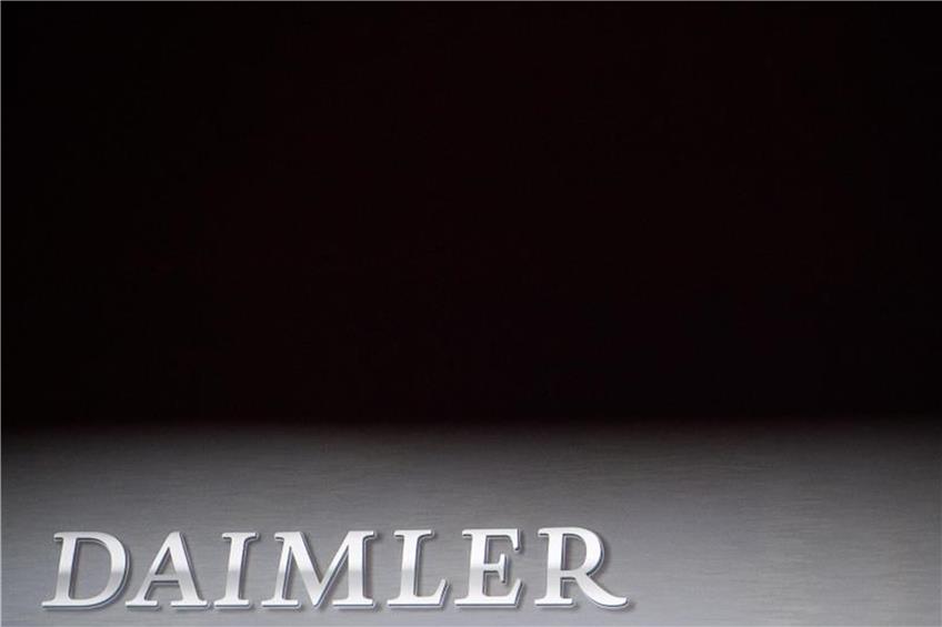 Die Inschrift „Daimler“ an einer Wand. Foto: Sebastian Gollnow/Archiv dpa