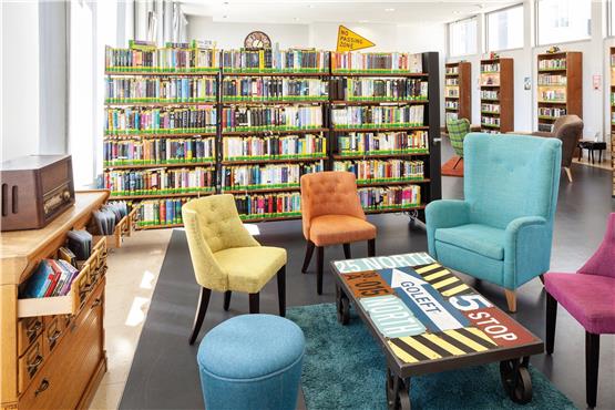 Die Ludwigshafener Bibliothek könnte auch ein gemütliches Wohnzimmer sein. Bild: EKZ
