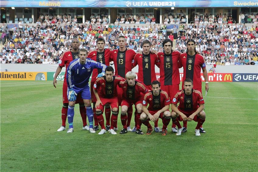 Die Mannschaft, die 2009 in Malmö die Europameisterschaft der Unter-21-Jährigen gewann. Foto: dpa
