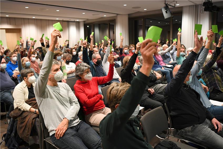 Die Mitgliederversammlung des Tübinger Grünen-Stadtverbandes beschloss am Abend die Urwahl. Bild: Ulmer