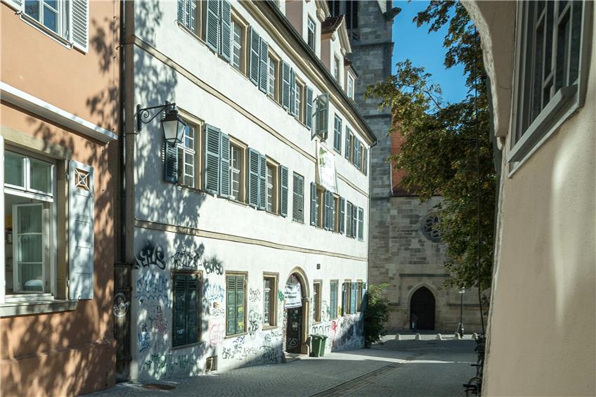 Die Münzgasse 13 in Tübingen: Die Bewohner und Bewohnerinnen zahlen keine Miete mehr, um den Verkauf an sie zu erzwingen. Archivbild: Ulrich Metz