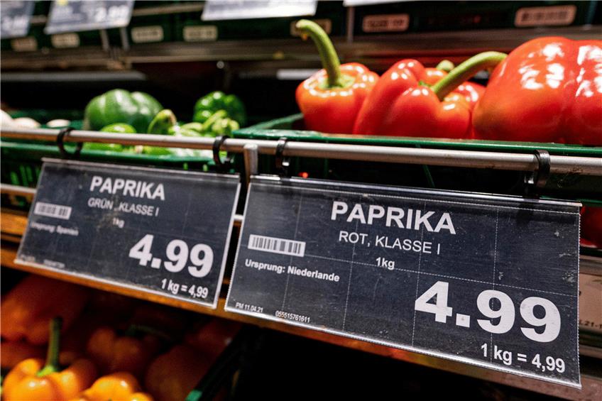 Die Preise für Lebensmittel und Energie steigen stark. Die Inflation in Deutschland hat im September erstmals seit knapp 28 Jahren wieder die Vier-Prozent-Marke überschritten. Foto: Fabian Sommer/dpa