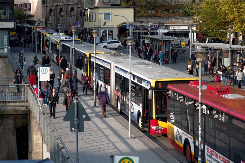 Die Stadtwerke Tübingen weiten das Netz aus und schaffen neue Busse an. Archivbild: Metz