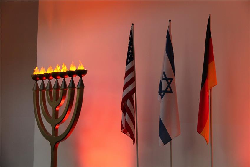 Die TOS-Gemeinde fühlt sich Israel und den USA besonders verbunden. Bild: Philipp Koebnik