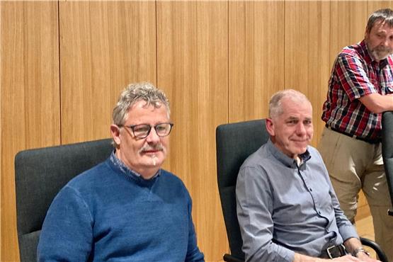 Die drei vom Polizeiposten Gomaringen gehen in Pension. Von links sind das Roland Rempfer, Wolfgang Astfalk und Karl-Bernd Stocker beim Abschied im Gemeinderat. Bild: Mario Beißwenger