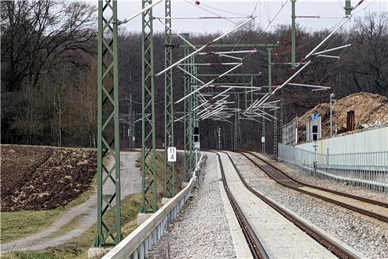 Die elektrifizierte Trasse der Ammertalbahn. Bild: Hans-Jörg Schweizer