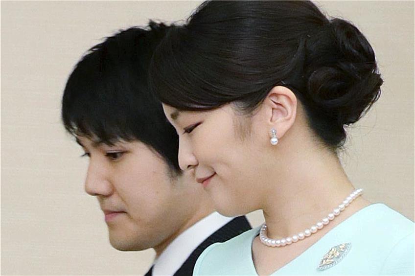 Die japanische Prinzessin Mako hat Kei Komuro geheiratet. Bild: Kyodo/dpa