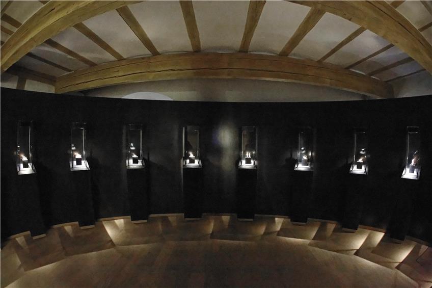 Die lieblose Präsentation der Eiszeitkunst in früheren Jahren ist längst einer würdevollen Inszenierung in einem Extraraum gewichen. Archivbild: Metz