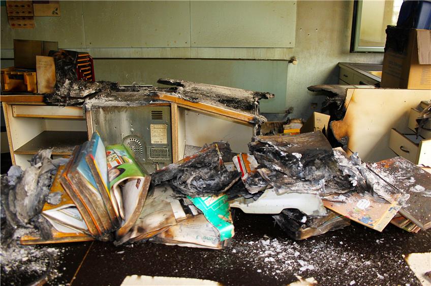 Die zerstörte Küchenzeile samt Herd. Bild: Schweizer