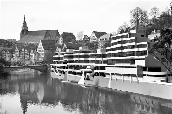Diese Bau-Todsünde wurde Anfang der siebziger Jahre in Tübingen ganz knapp abgewendet. Archivmontage: Manfred Grohe