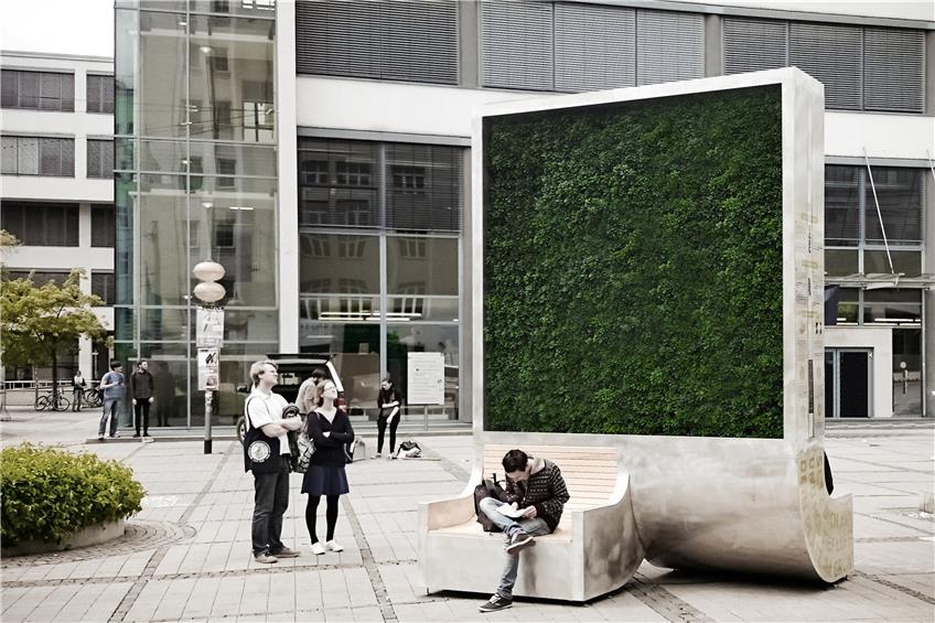 Dieser „City Tree“ steht in Jena – und filtert dort angeblich eine Menge Feinstaub aus der Luft. Bild: Green City Solutions