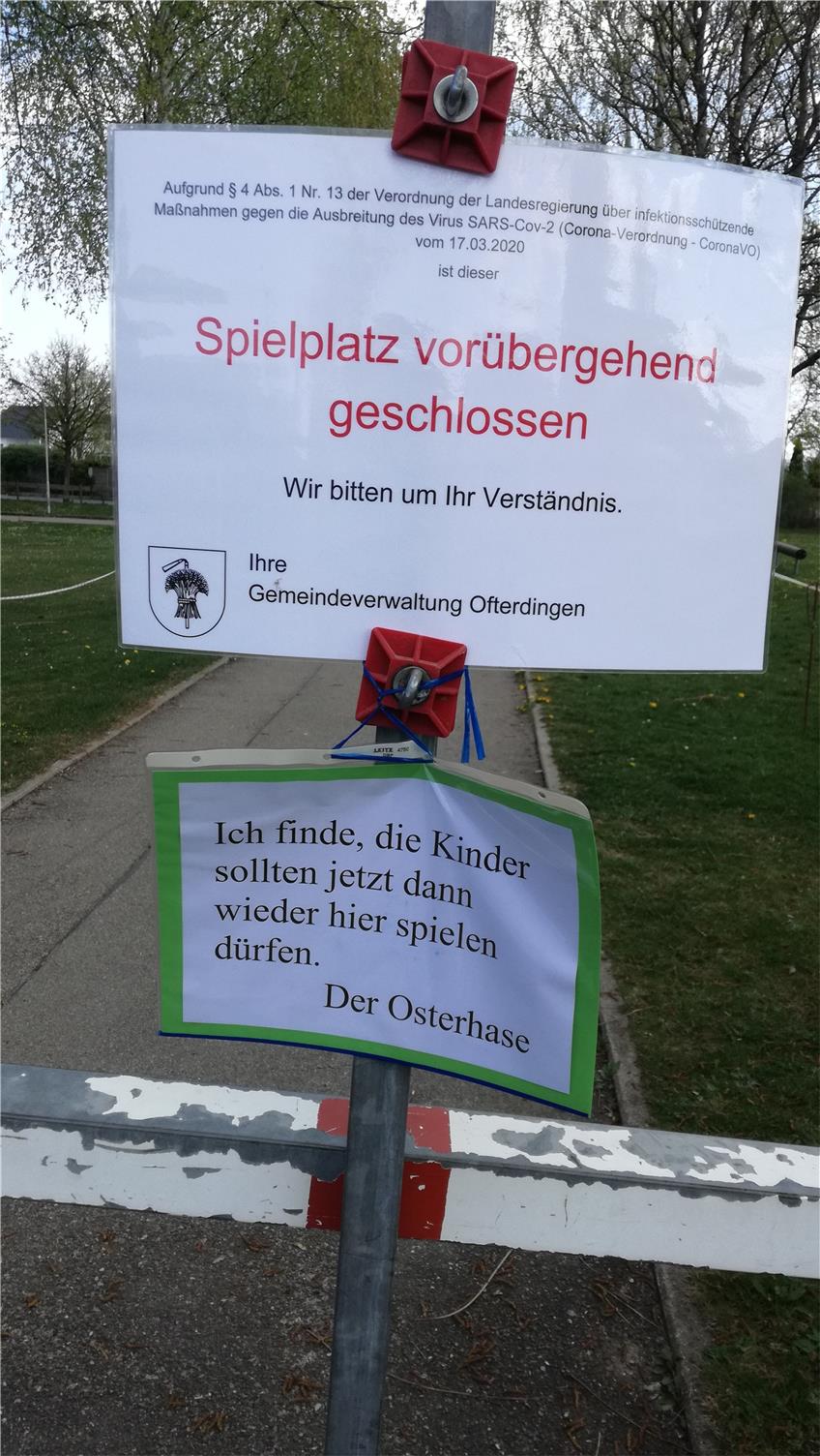 Dieses Bild hat vom gesperrten Spielplatz in der Rottenburger Straße in Ofterdingen hat uns Nina Strehl geschickt.