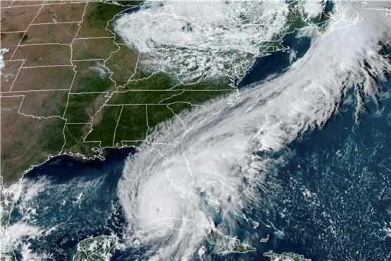 Dieses Satellitenbild zeigt den Hurrikan „Ian“ bei seinem Zug über den Golf von Mexiko.  Foto: -/NOAA/AP/dpa