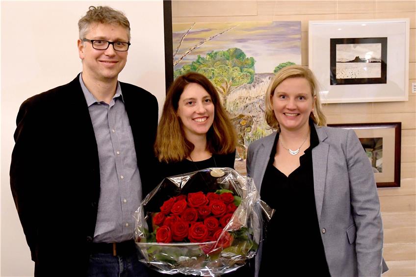 Dorothea Kliche-Behnke (Mitte) mit den beiden neuen Kreisvorsitzenden Bettina Ahrens und Andreas Weber. Bild: Uli Rippmann