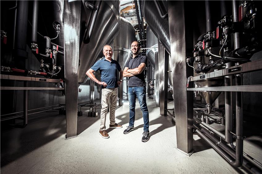 Edmund (links) und Paul Teufel sind die beiden Geschäftsführer der knapp 250-jährigen Baisinger Biermanufaktur. Bild: Unternehmen