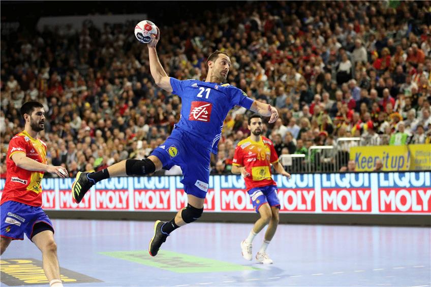 Egal ob wie auf dem Foto bei der Europameisterschaft oder in der Bundesliga: Wenn der Handball geworfen wird, ist Sponsor Liqui Moly nicht fern. Foto: Liqui Moly