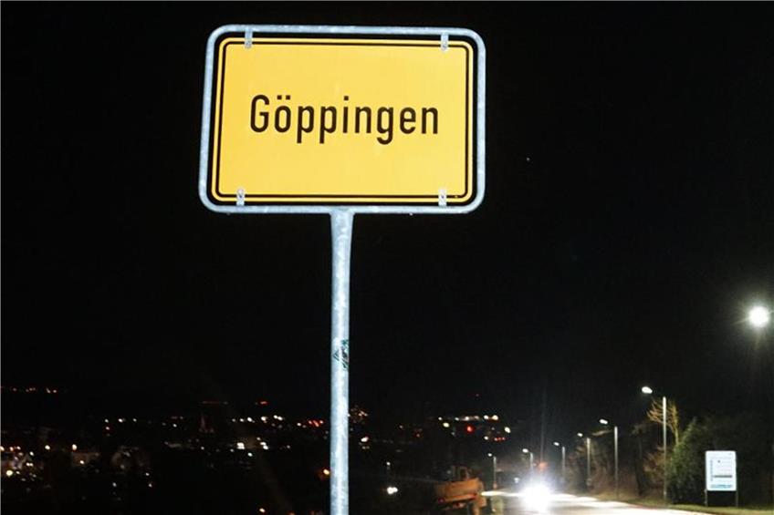 Ein Ortsschild an einer Straße am Ortseingang von Göppingen. Foto: Woelfl/SDMG/dpa/Archivbild
