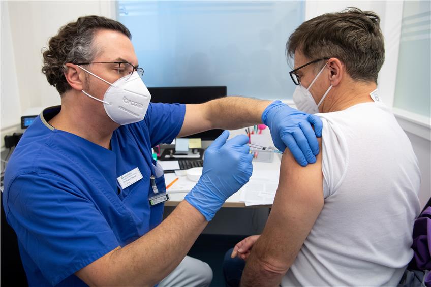 Ein kleiner Piks: Impfen ist der beste Schutz vor einer Erkrankung mit Covid-19. Foto: Sven Hoppe/dpa