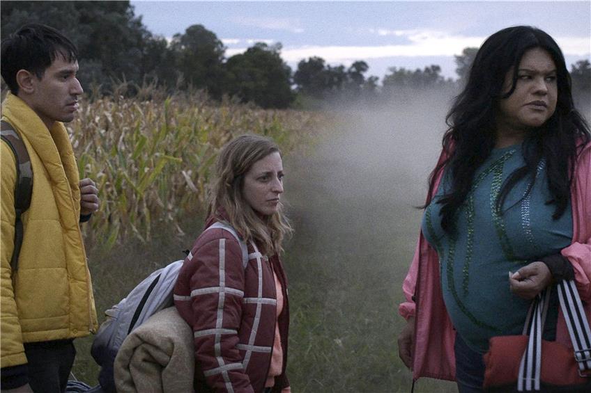 Eine Transfrau, ein Schwuler und eine Depressive: Tania (Romina Escobar, rechts) mit ihren Freunden unterwegs im Süden Argentiniens. Bild: autentika films