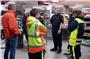 Einsatzkräfte von Feuerwehr und Tierrettung suchten am Mittwoch im Edeka-Markt v...