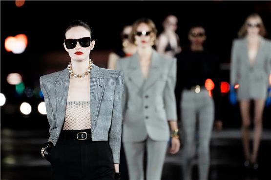 Der große Frauenversteher - 60 Jahre Mode von Yves Saint Laurent