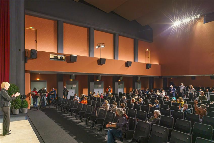 Eröffnung der 37. Französischen Filmtage mit Stefanie Schneider im fast leeren Kino Museum. Bild: Ulrich Metz