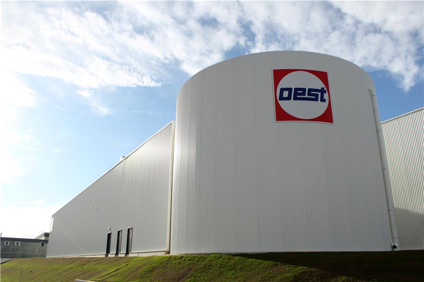 Erst vor wenigen Jahren hat die Oest-Gruppe eine neue, moderne Firmenzentrale gebaut. Die 2017 eingeweihte neueLager- und Logistikhalle ist ein weiteres Standortbekenntnis zu Freudenstadt.