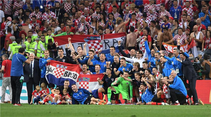 Erstmals in einem WM-Finale: So feierten die kroatischen Fußballer und Fans in Moskau nach dem Halbfinale. Bild: Ulmer