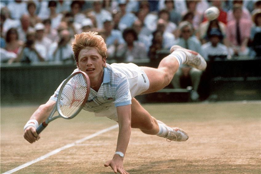 „Es war der Ort meiner zweiten Geburt“: Am 7. Juli 1985 gewann der damals 17 Jahre junge Leimener Boris Becker auf dem heiligen Rasen in Wimbledon. Er ist bis heute der jüngste Sieger des Turniers.  Foto: dpa