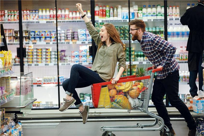 Euphorie soll Musik im Supermarkt eigentlich nicht auslösen. Es geht eher um eine entspannte Atmosphäre. Foto: ©Dean Drobot/shutterstock.com