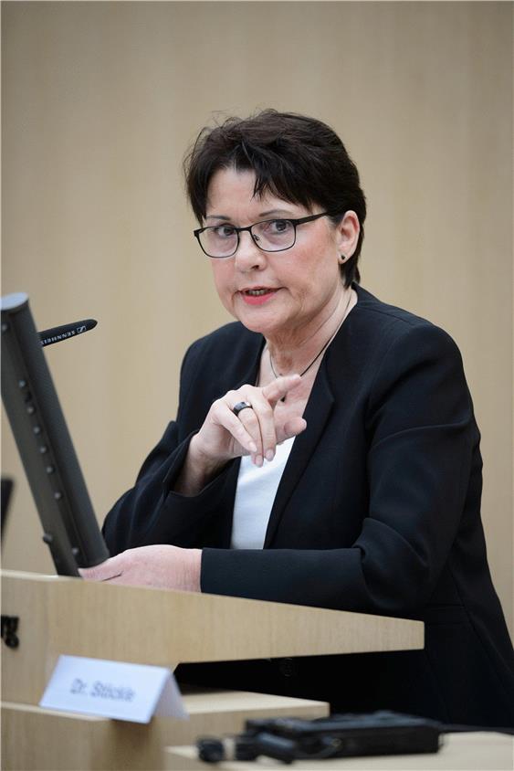 Ex-Rektorin Claudia Stöckle erhebt schwere Vorwürfe. Foto: Sina Schuldt/dpa