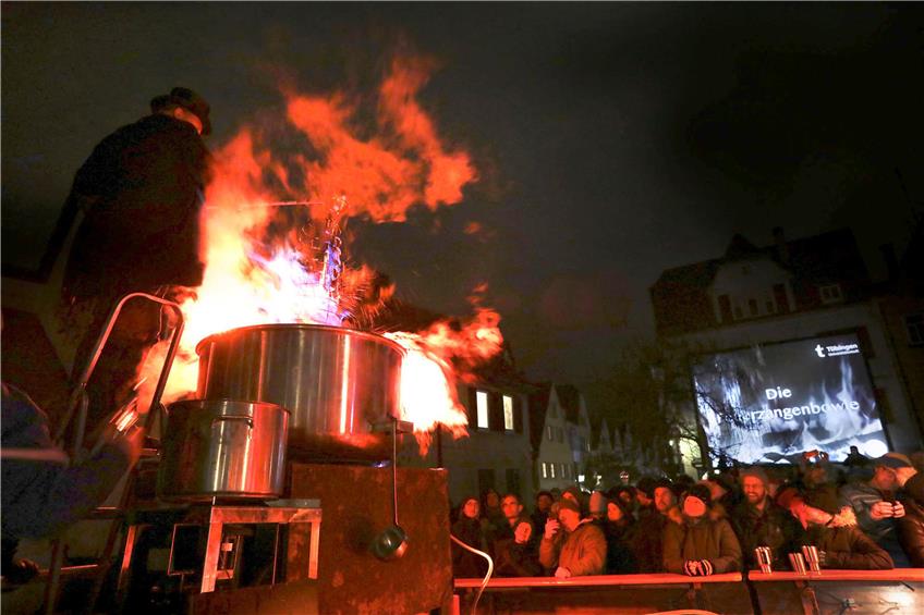 Feuerzangenbowle am Haagtorplatz im Jahr 2018. Bild: Anne Faden