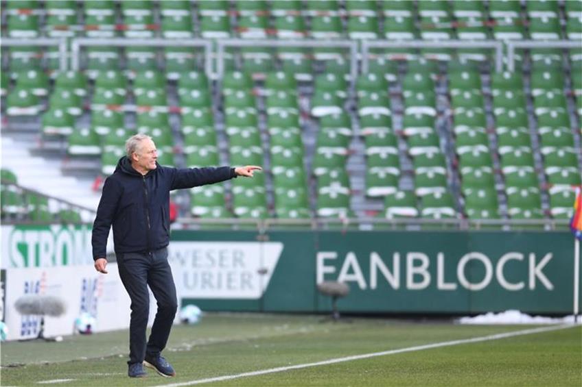 Freiburgs Trainer Christian Streich am Spielfeldrand. Foto: Carmen Jaspersen/dpa