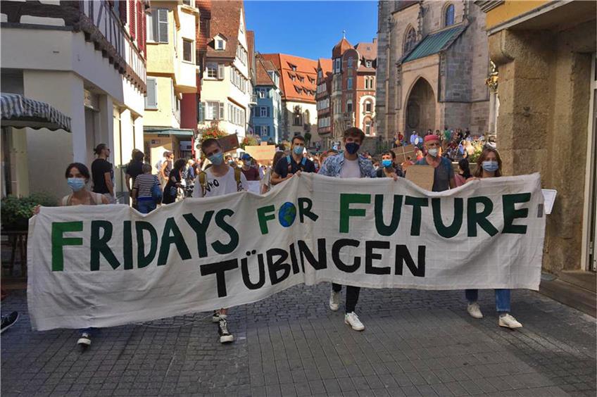 Fridays for Future: Demo in Tübingen am Freitag vor dem Bürgerentscheid zur Innenstadtstrecke. Bild: Volker Rekittke
