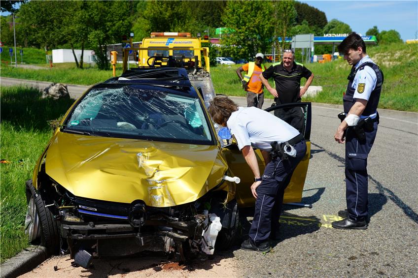 Gegen den verunglückten Autofahrer wird wegen eines möglichen Tötungsdelikts ermittelt. Foto: SDMG / Woelfl