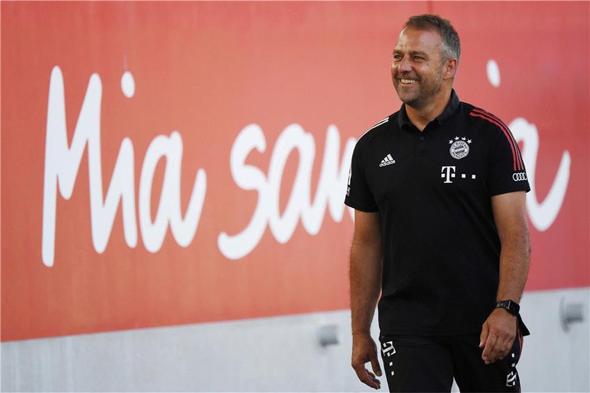 Geht mit seinem Team voller Selbstvertrauen ins Spiel gegen Chelsea: Bayern-Trainer Hansi Flick. Foto: Matthias Balk/dpa
