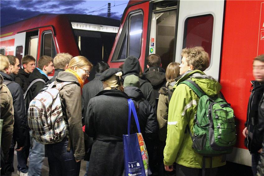 Gerade Schüler, Studierende und Pendler treffen Zugverspätungen hart. Archivbild: Angstmann-Koch