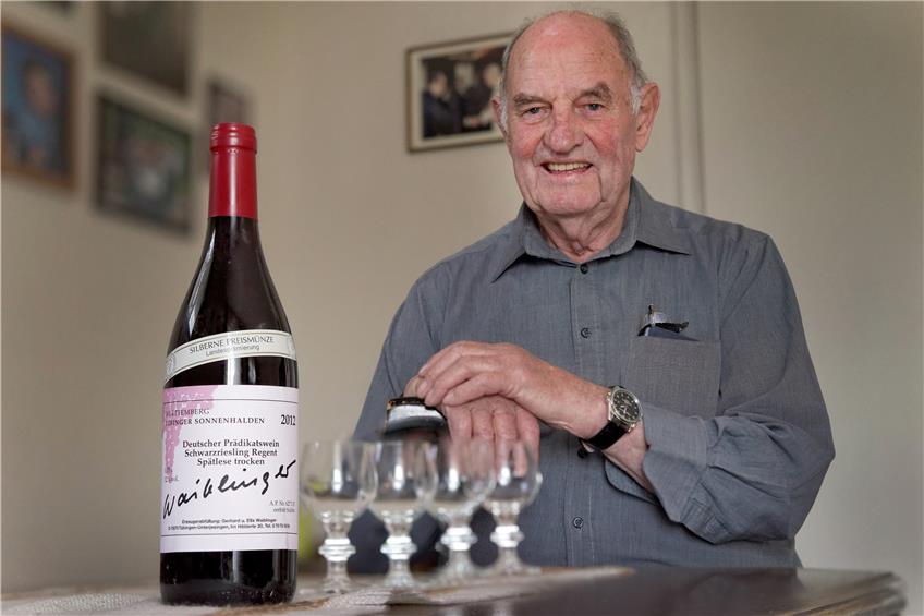 Gerhard Waiblinger, hier im Jahr 2014, war immer sehr stolz auf seine prämierten Weine. Archivbild: Ulrich Metz