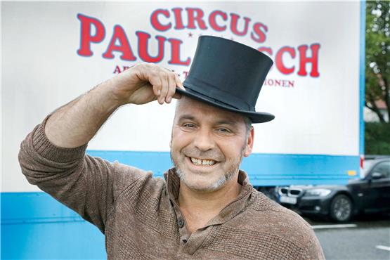 Henry Frank ist Zirkusdirektor mit Leib und Seele. Den derzeit in Reutlingen gastierenden Circus Paul Busch leitet er in 6. Generation. Bild: Horst Haas
