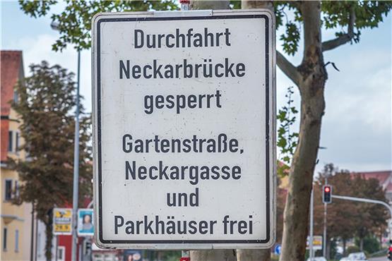 Hinweisschild in der Reutlinger Straße zur Mühlstraßensperrung. Bild: Ulrich Metz