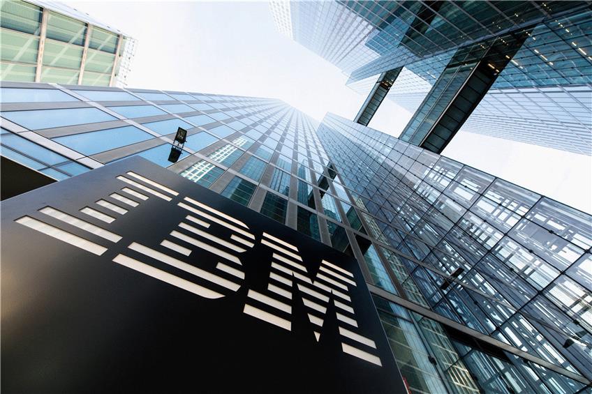 IBM hat im dritten Quartal trotz boomender Cloud-Dienste weitere Geschäftseinbußen erlitten. Foto: Matthias Balk/dpa