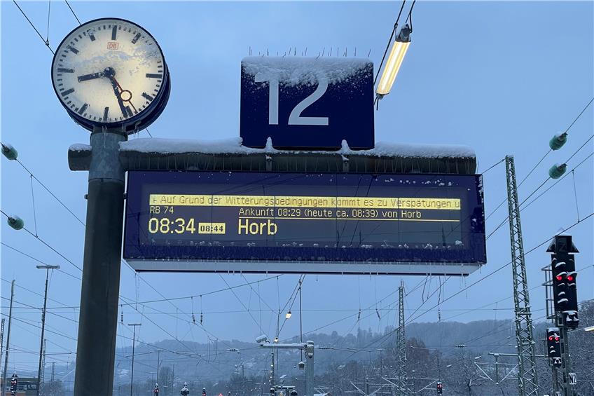 Im Bahnverkehr kommt es wegen des Wintereinbruchs zu zahlreichen Verspätungen. Bild: Jonas Bleeser