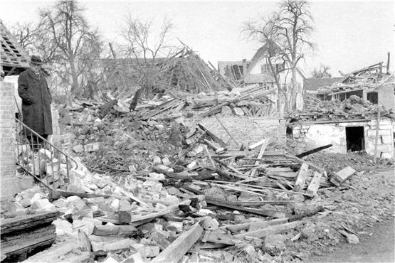 Im Ortskern von Kusterdingen waren die Schäden besonders groß. Die Häuser der Tübinger Straße lagen in Trümmern. Bild: Anneliese Friesch