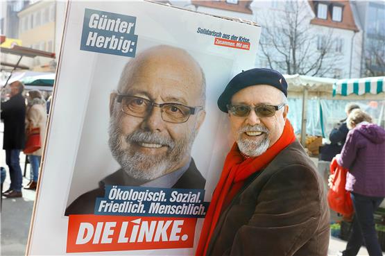Im Unterschied zum Plakat ist Günter Herbig für den Wahlkampf nun maskenkonform rasiert. Bild: Horst Haas